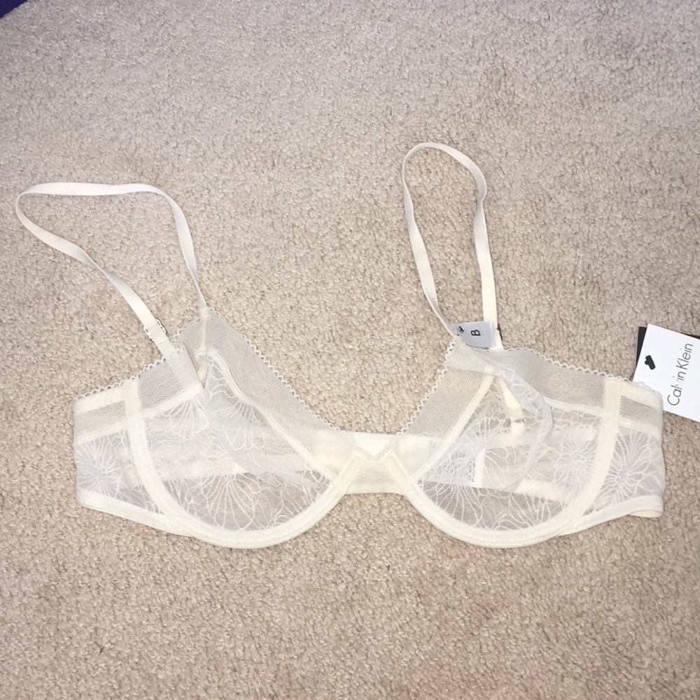 NWT Calvin Klein cream lace bralette - sz 36B